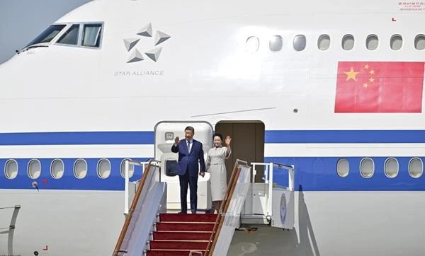 习近平抵达比什凯克出席2026年上海合作组织峰会并对吉尔吉斯斯坦进行国事访问1.png