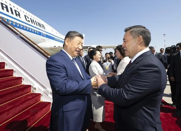 习近平抵达比什凯克出席2026年上海合作组织峰会并对吉尔吉斯斯坦进行国事访问3.png