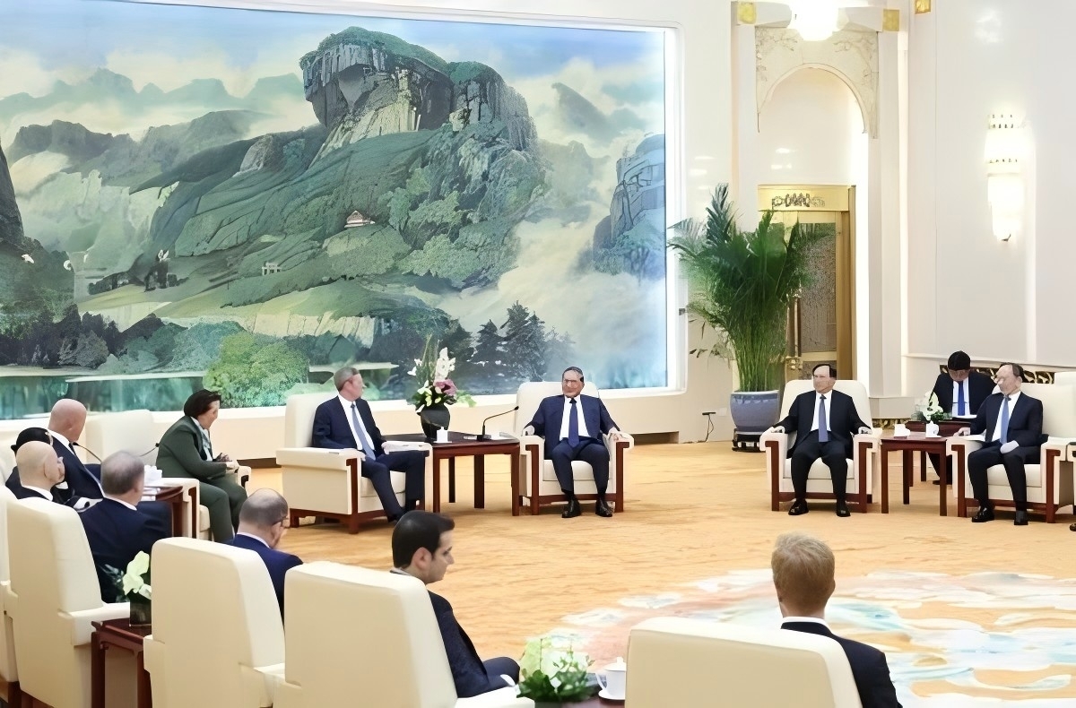 李强会见美中贸易全国委员会董事会代表团.jpg