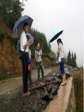 深入山头地块 挂包帮做实事1.png