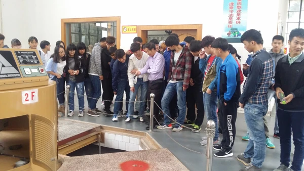 石楼梯电站讲解-600.jpg